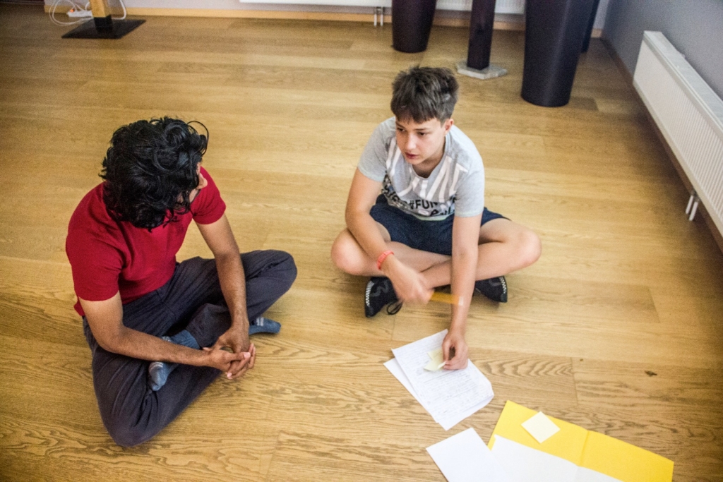 Village Camps International Summer Camp Zell am See, Austria 2025-07-26 https://www.villagecamps.com/journals_admin/images/2170-6720-family pict-16.jpg